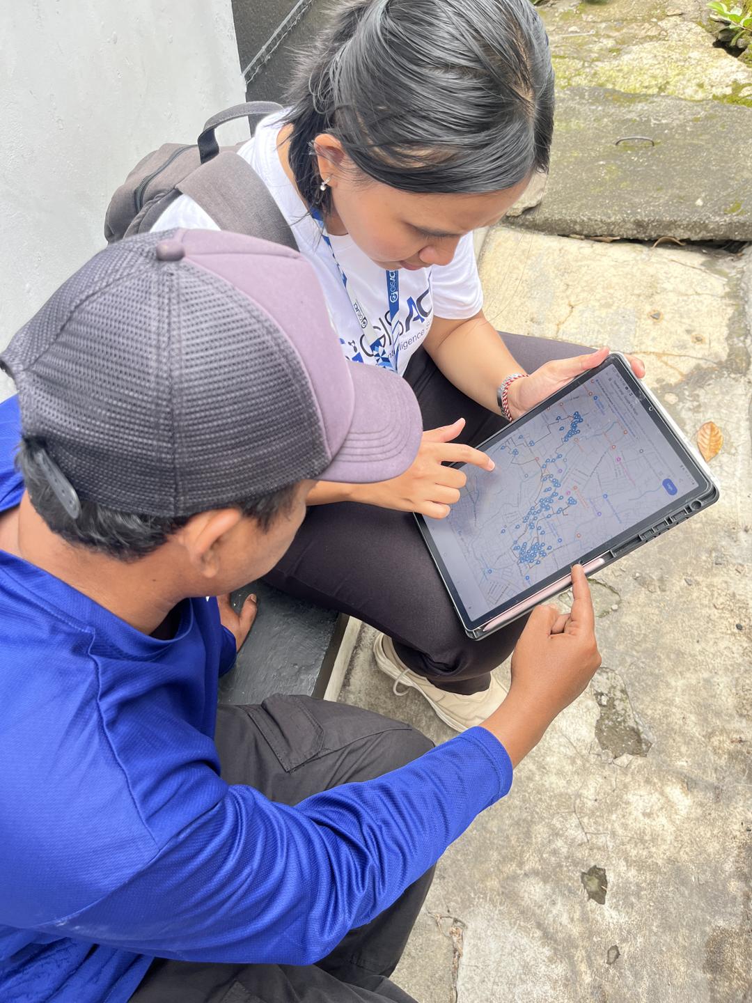 Dokumentasi Kegiatan Tim GISACT Social Project bersama dengan Pedagang Keliling